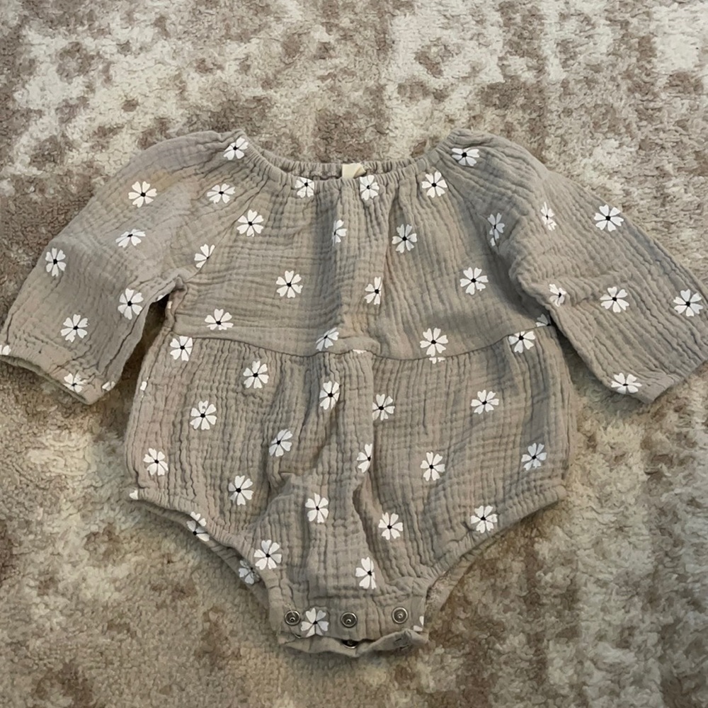 Baby floral long sleeve romper bodysuit